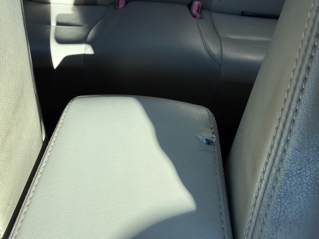 Photo 38 of this TOYOTA PRIUS