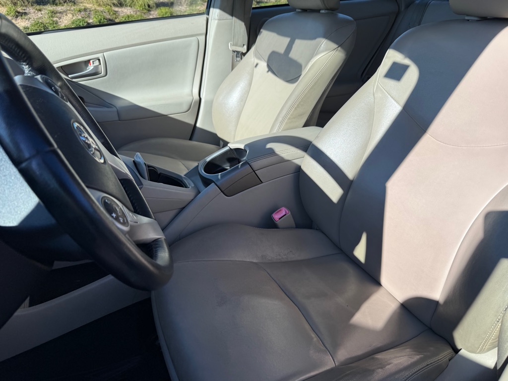 Photo 27 of this TOYOTA PRIUS