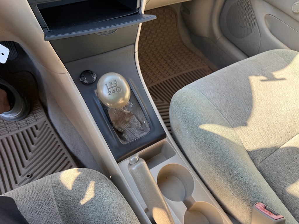 Photo 21 of this TOYOTA COROLLA