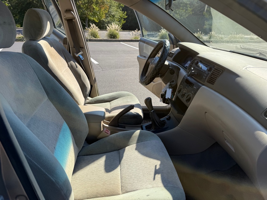 Photo 13 of this TOYOTA COROLLA