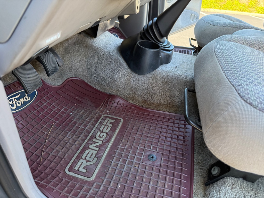 Photo 23 of this FORD RANGER