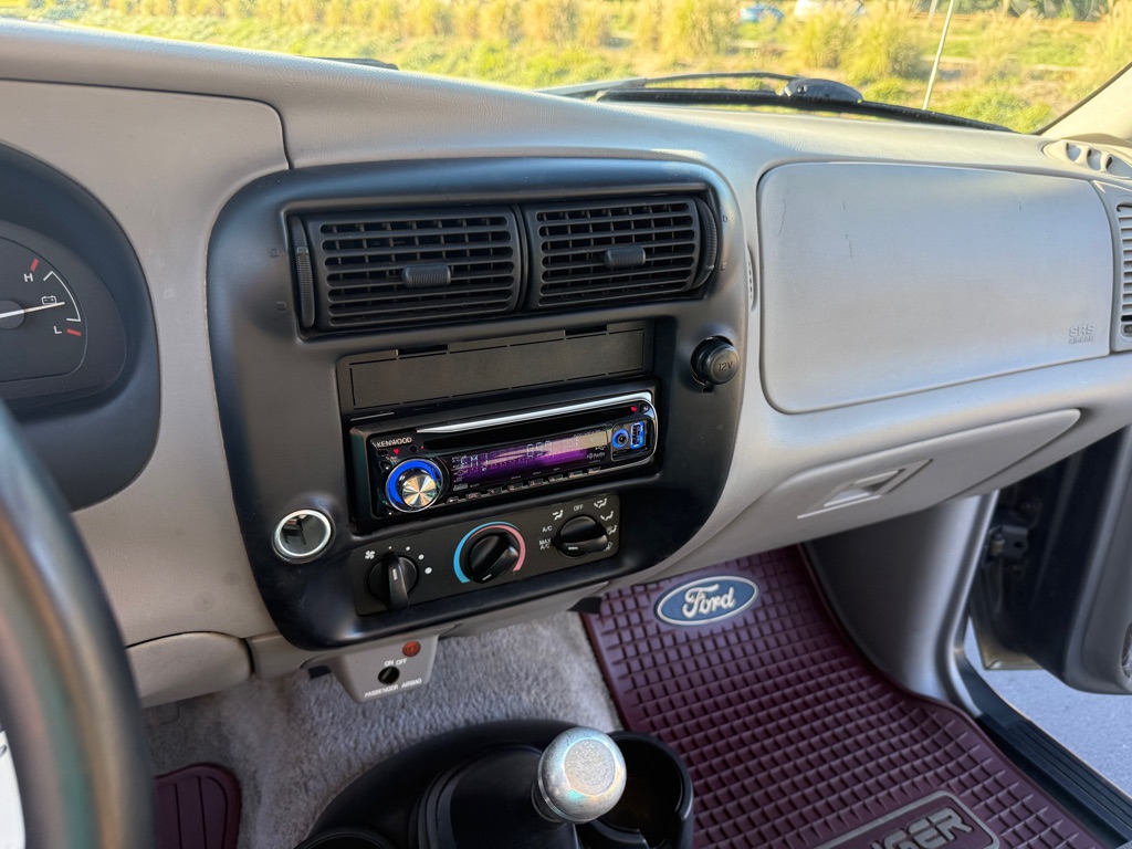 Photo 21 of this FORD RANGER