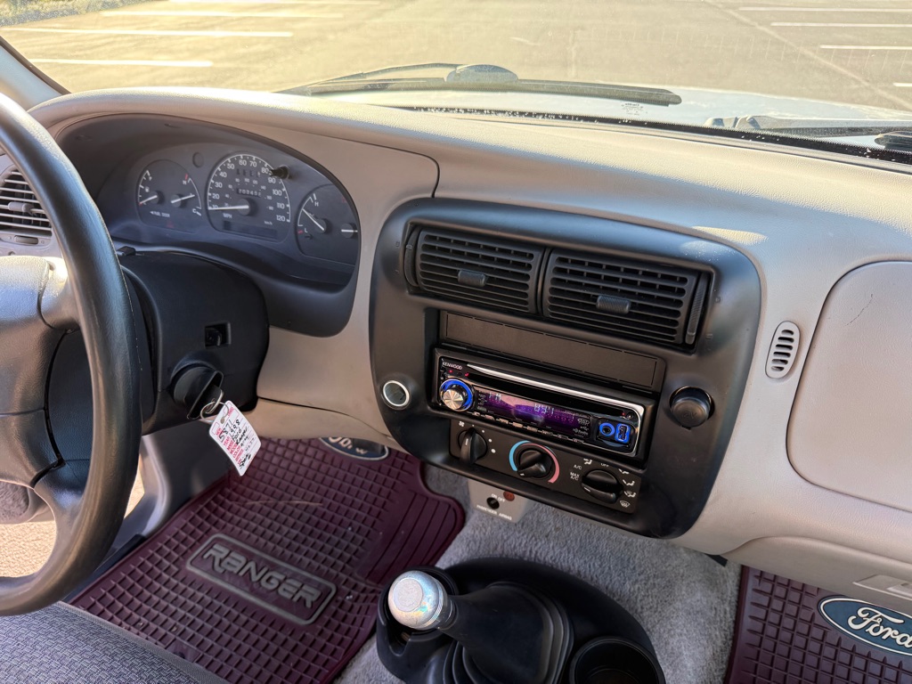 Photo 19 of this FORD RANGER