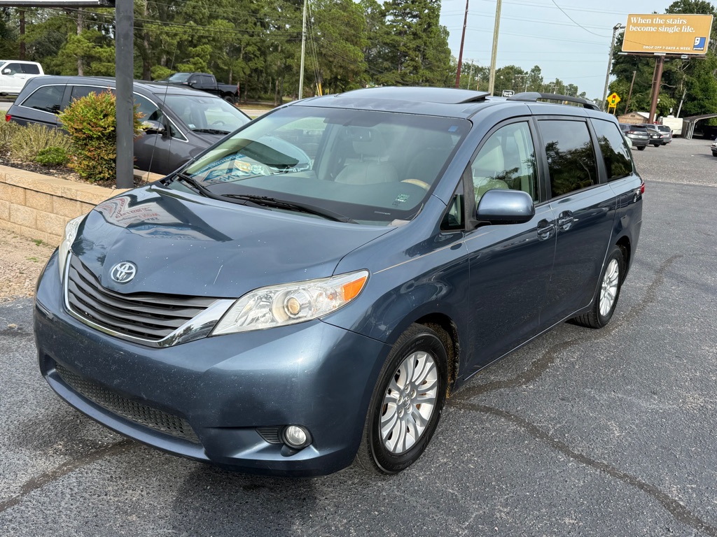 2014 TOYOTA SIENNA