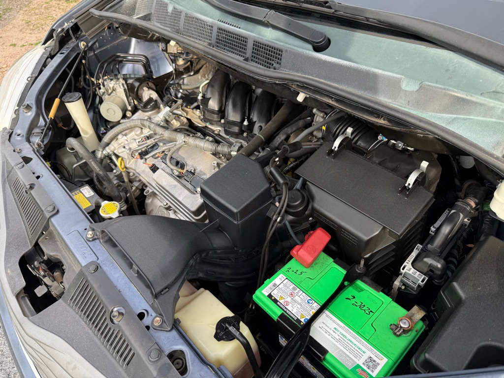 Photo 28 of this TOYOTA SIENNA