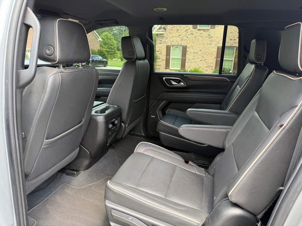 Photo 20 of this CHEVROLET SUBURBAN