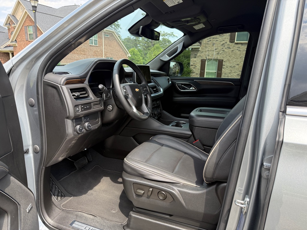 Photo 5 of this CHEVROLET SUBURBAN