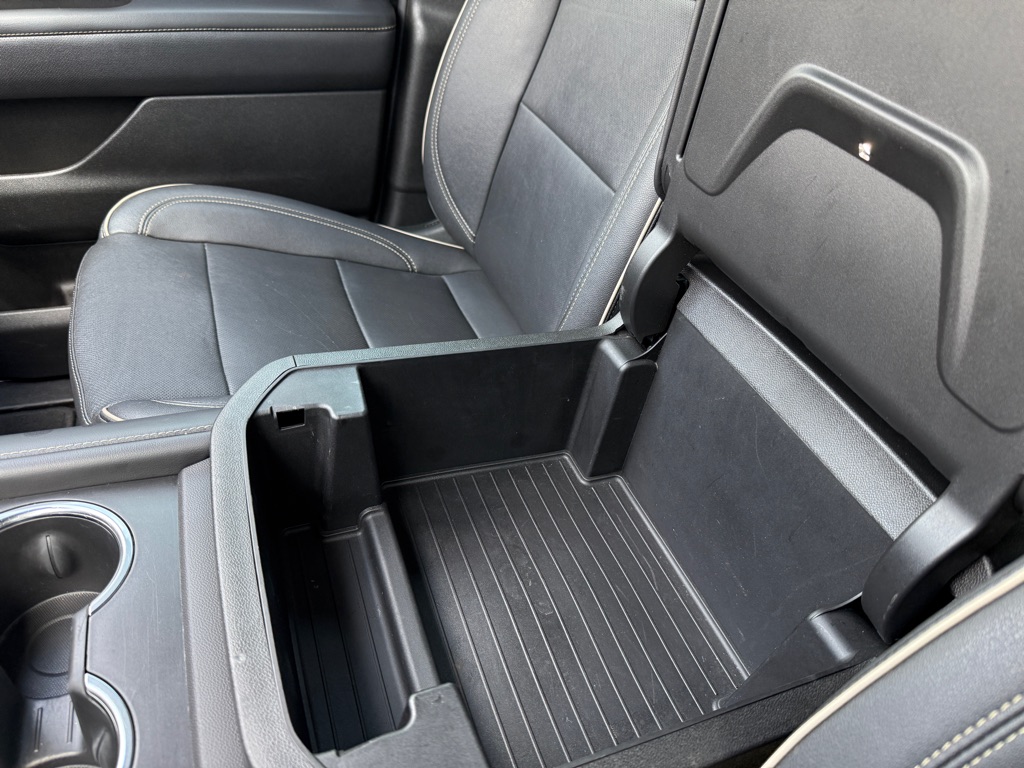 Photo 17 of this CHEVROLET SUBURBAN