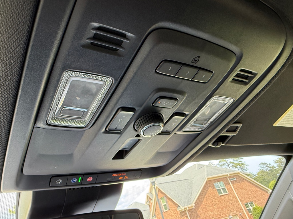 Photo 18 of this CHEVROLET SUBURBAN