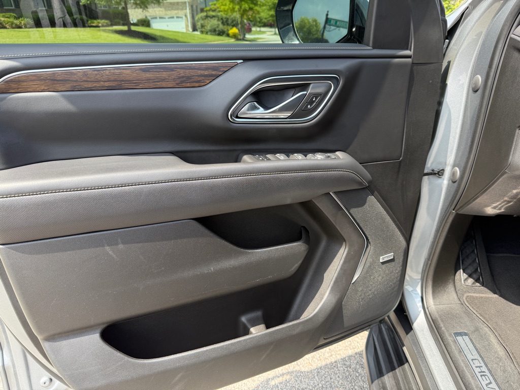Photo 9 of this CHEVROLET SUBURBAN