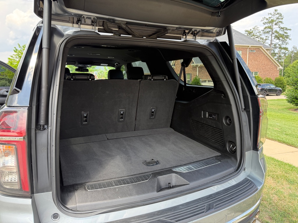 Photo 22 of this CHEVROLET SUBURBAN