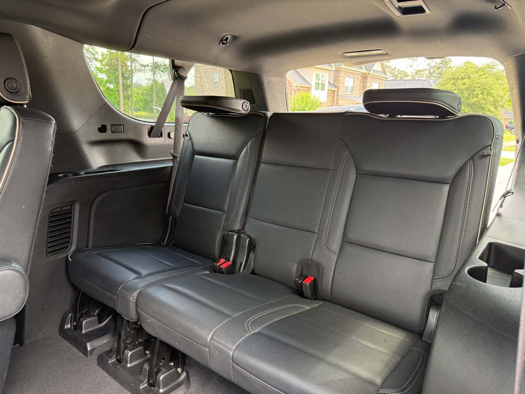 Photo 21 of this CHEVROLET SUBURBAN