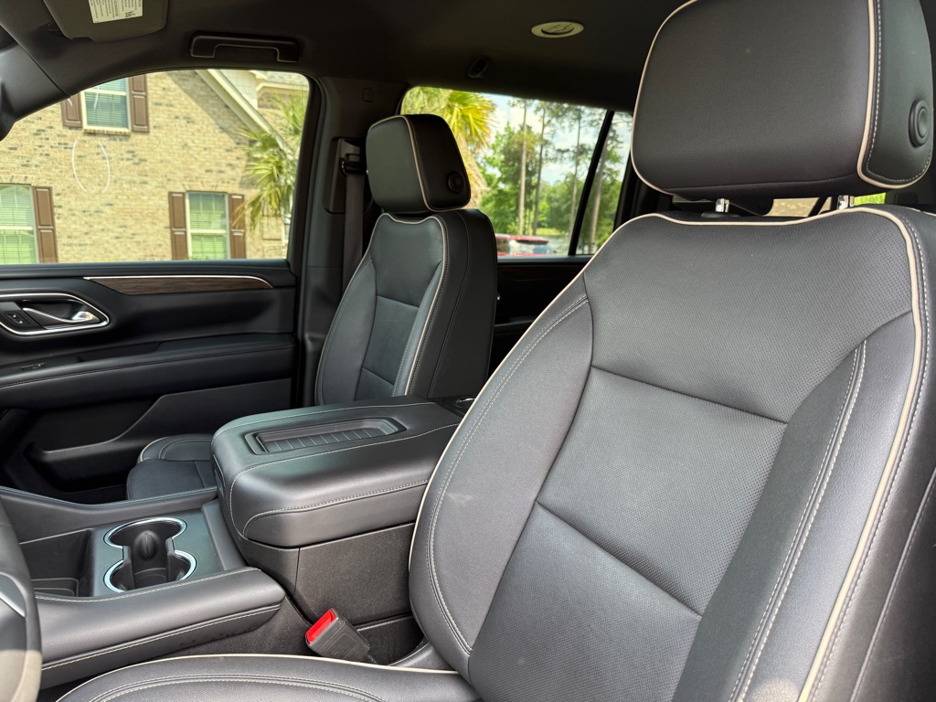 Photo 11 of this CHEVROLET SUBURBAN
