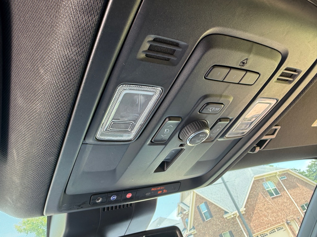 Photo 27 of this CHEVROLET TAHOE