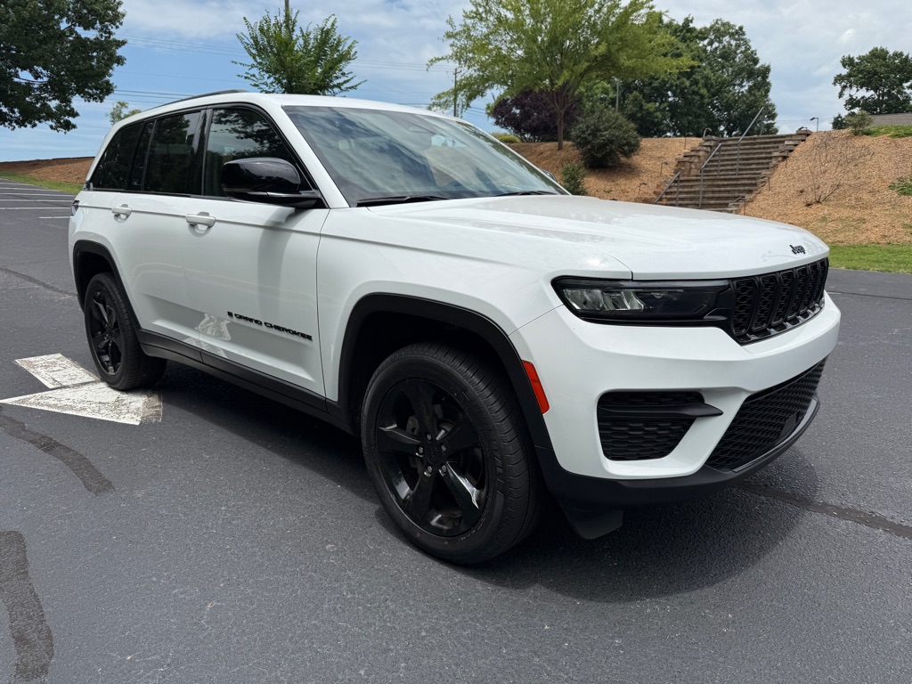 Photo 28 of this JEEP GRAND CHEROKEE