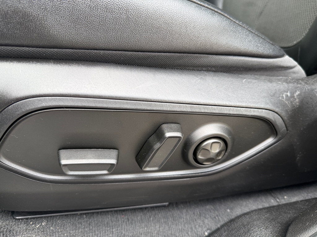 Photo 10 of this JEEP GRAND CHEROKEE