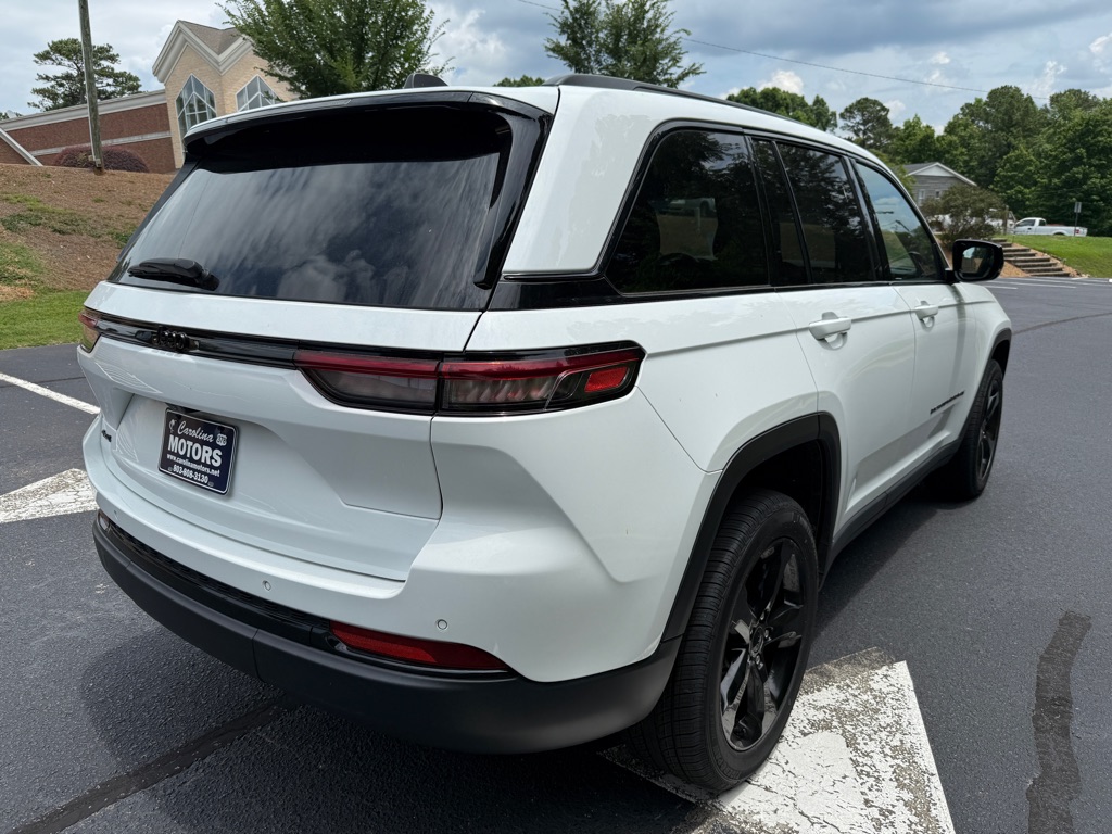 Photo 30 of this JEEP GRAND CHEROKEE