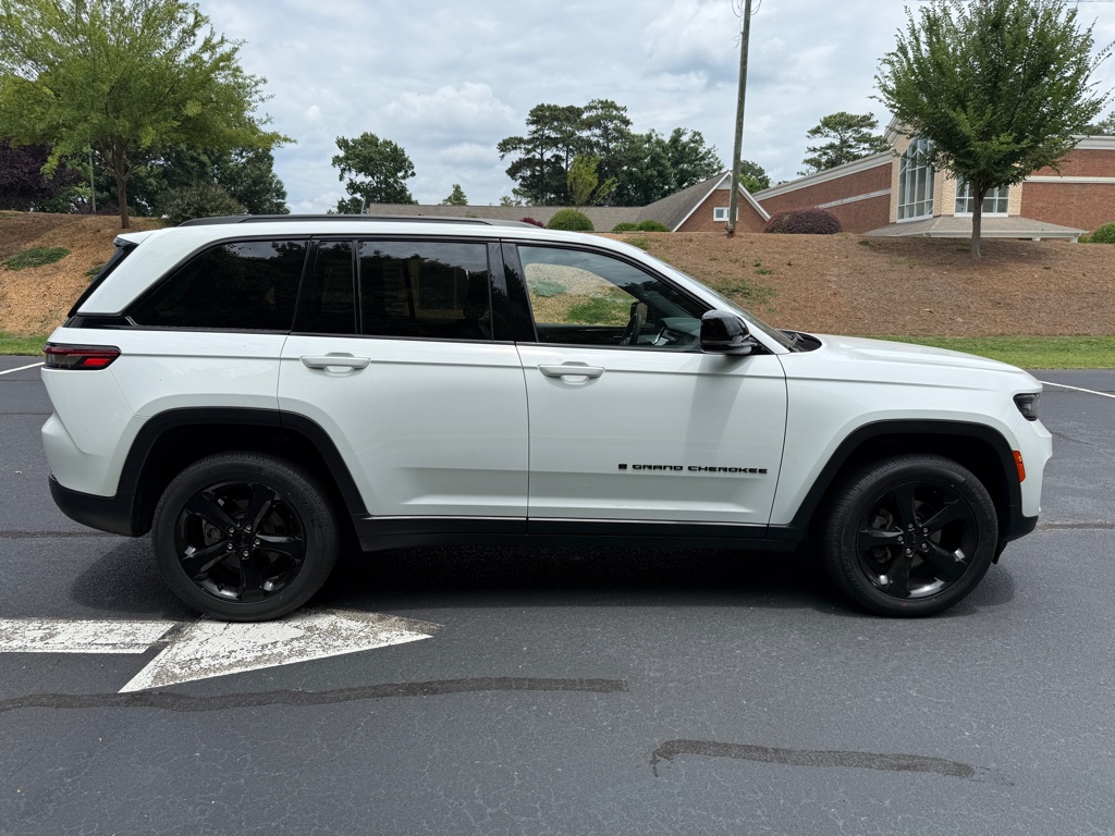 Photo 29 of this JEEP GRAND CHEROKEE