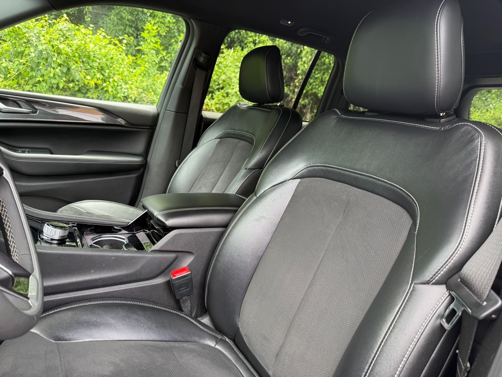 Photo 11 of this JEEP GRAND CHEROKEE