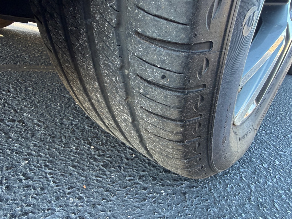 Photo 34 of this CHEVROLET EQUINOX