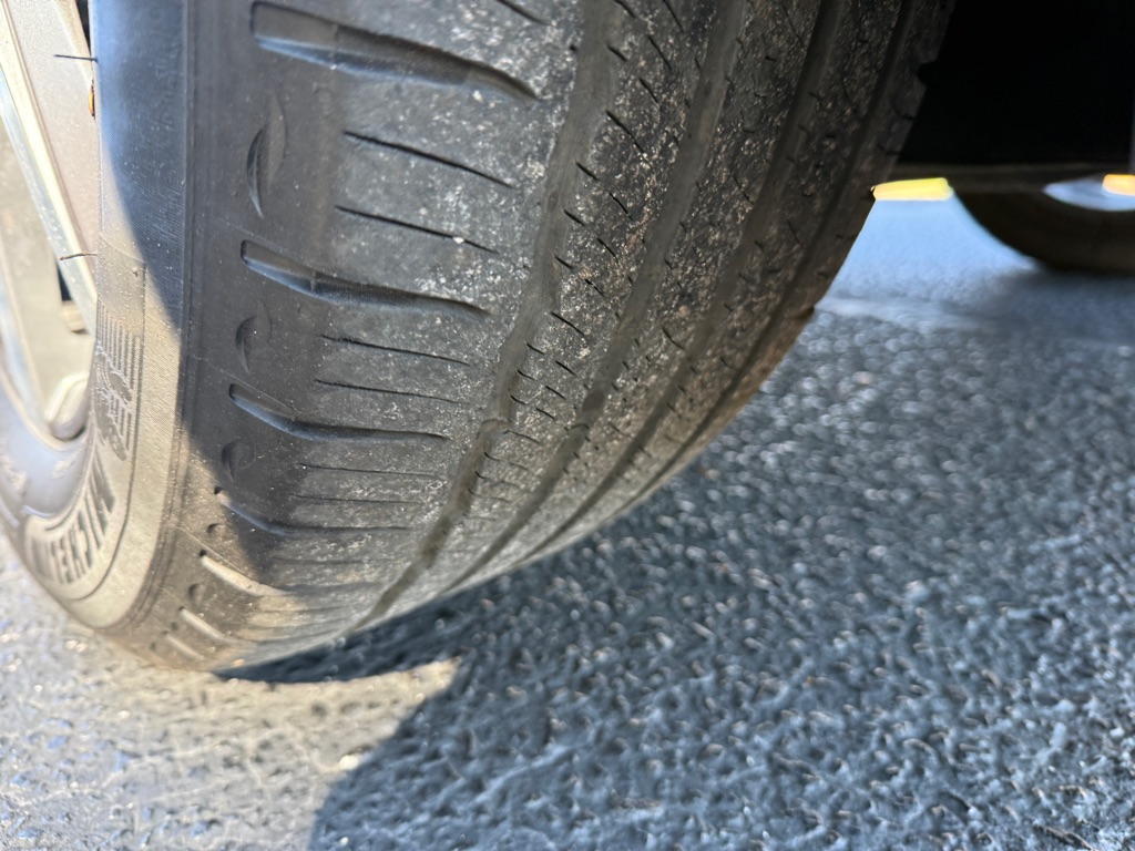 Photo 35 of this CHEVROLET EQUINOX