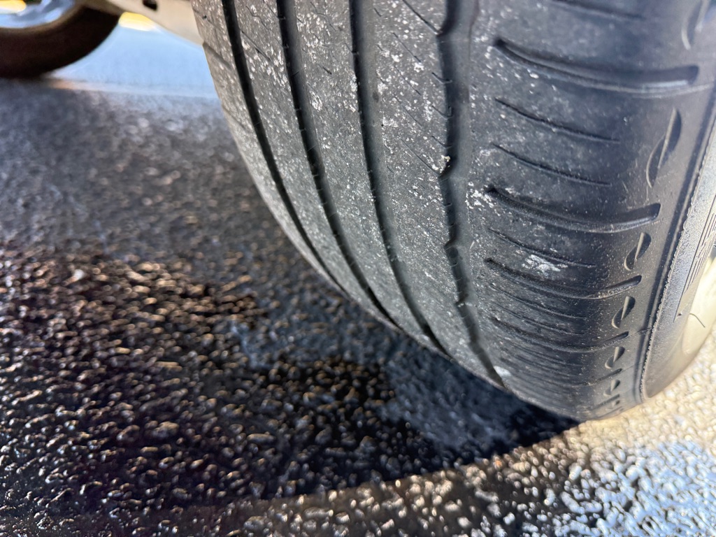 Photo 33 of this CHEVROLET EQUINOX