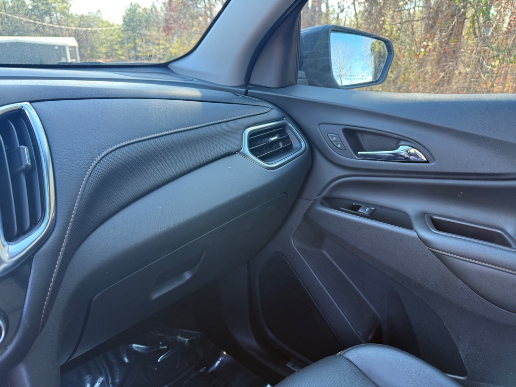 Photo 19 of this CHEVROLET EQUINOX