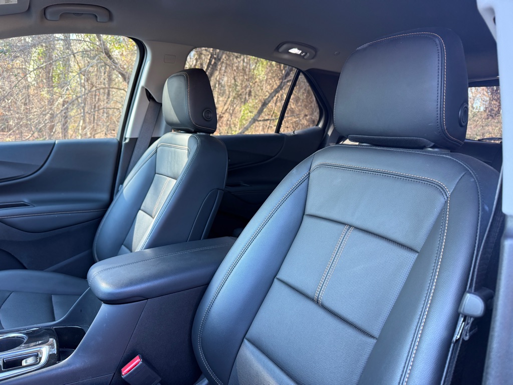 Photo 11 of this CHEVROLET EQUINOX