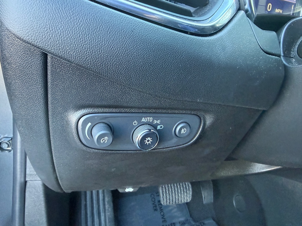 Photo 13 of this CHEVROLET EQUINOX