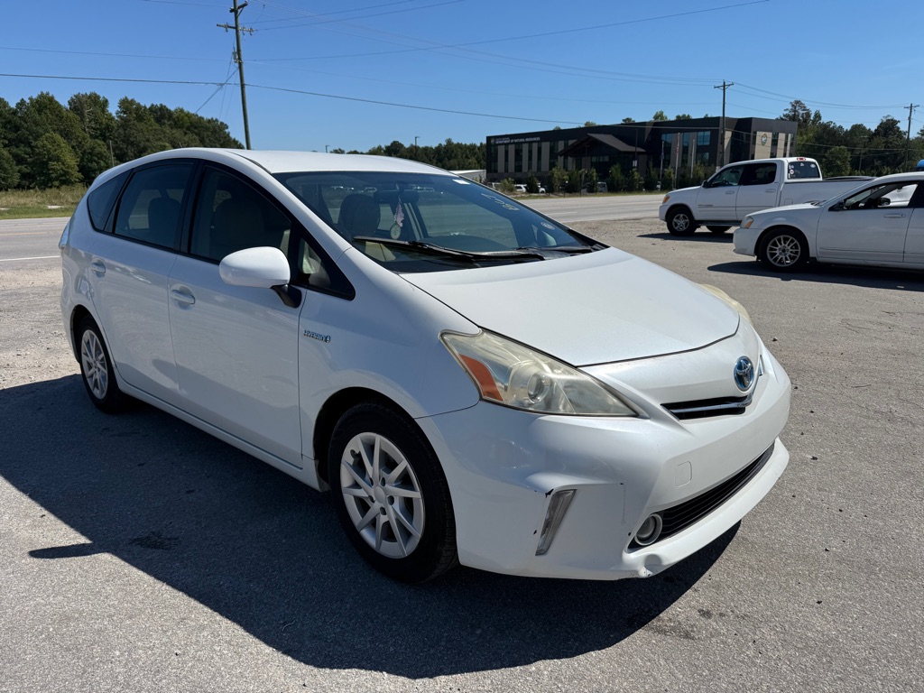 Photo 2 of this TOYOTA PRIUS V