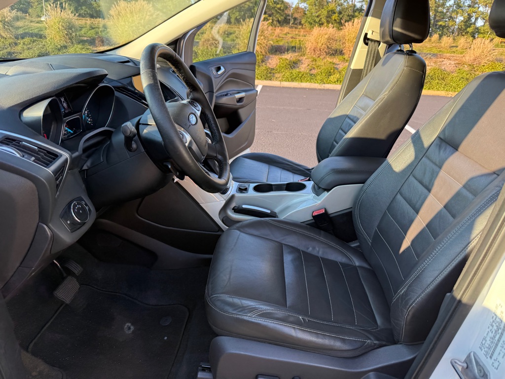 Photo 11 of this FORD ESCAPE