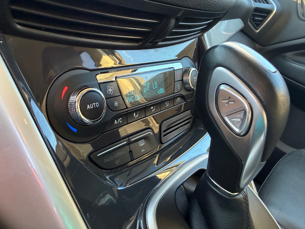 Photo 21 of this FORD ESCAPE