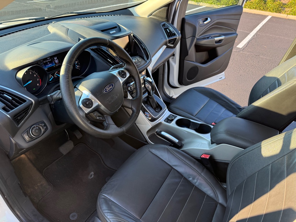 Photo 12 of this FORD ESCAPE