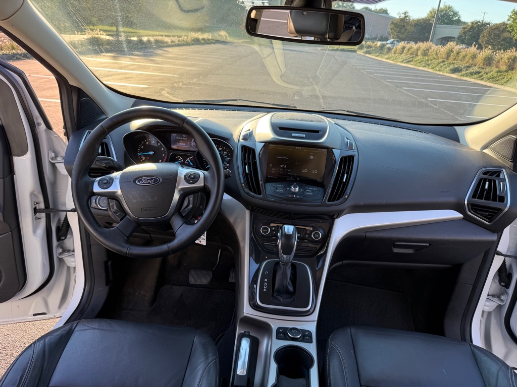 Photo 13 of this FORD ESCAPE