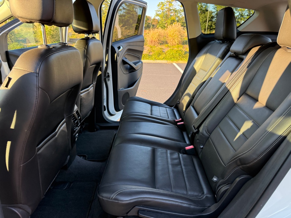 Photo 18 of this FORD ESCAPE