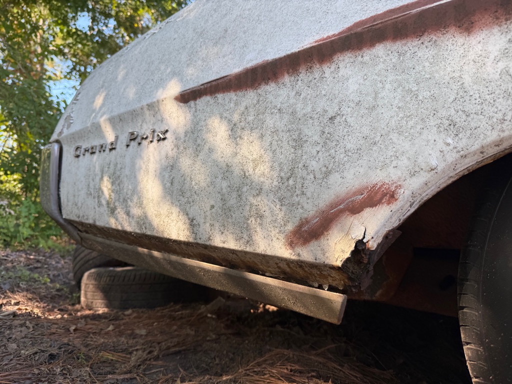 Photo 15 of this PONTIAC GRAND PRIX