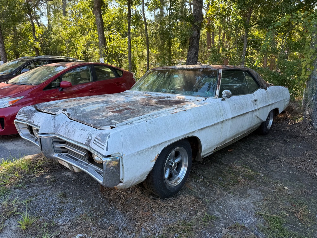 Photo 2 of this PONTIAC GRAND PRIX
