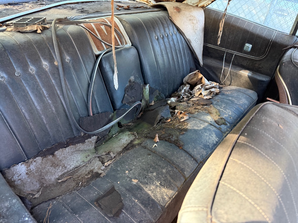 Photo 18 of this PONTIAC GRAND PRIX