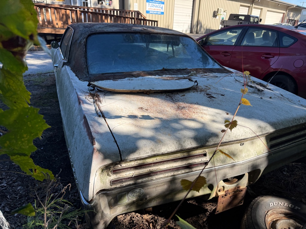 Photo 5 of this PONTIAC GRAND PRIX