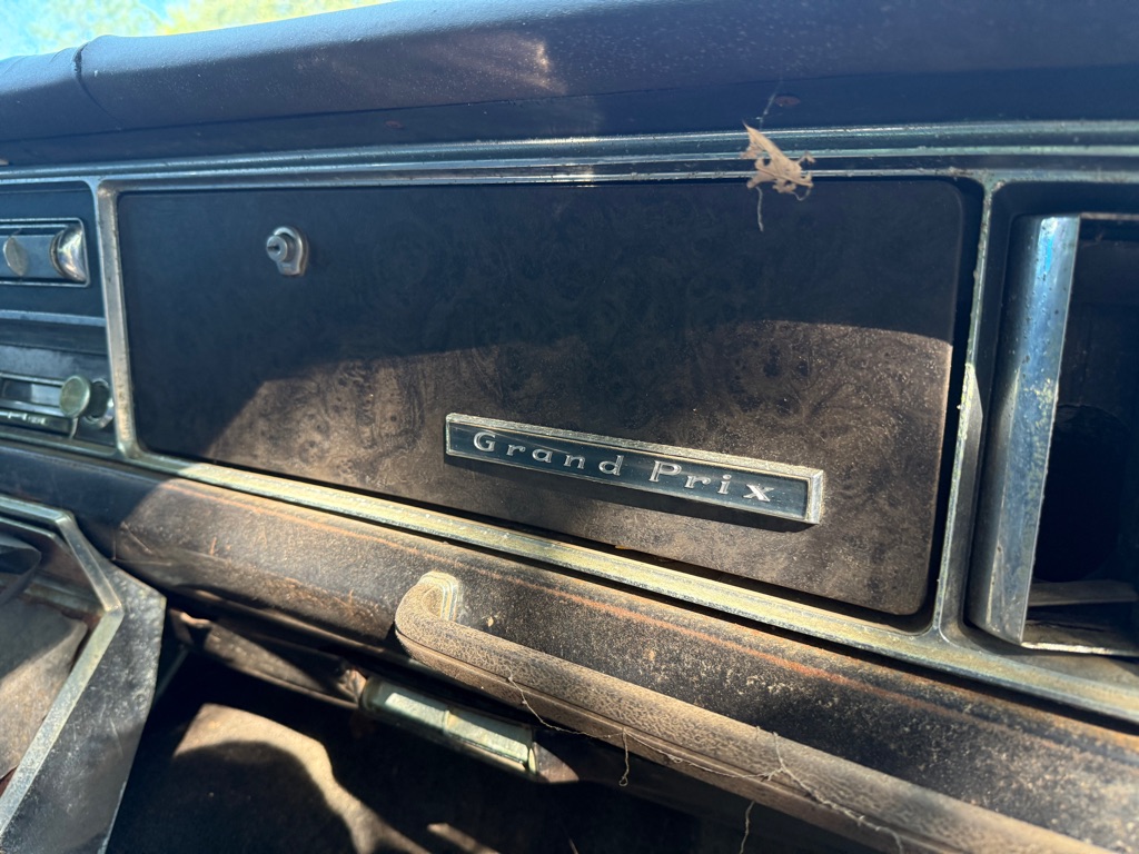 Photo 17 of this PONTIAC GRAND PRIX