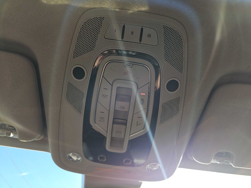 Photo 40 of this AUDI Q7