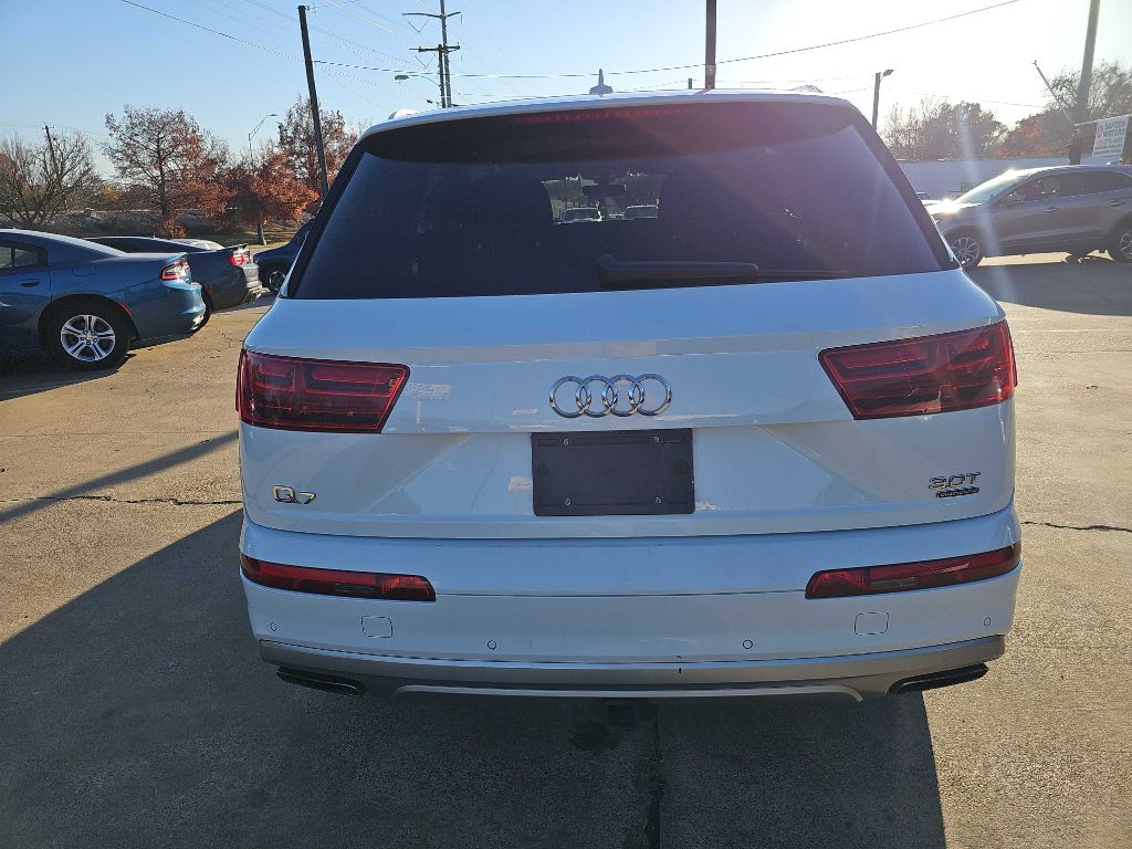 Photo 8 of this AUDI Q7