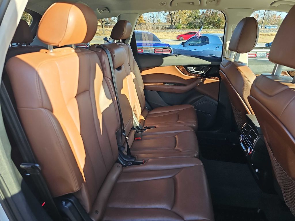 Photo 18 of this AUDI Q7