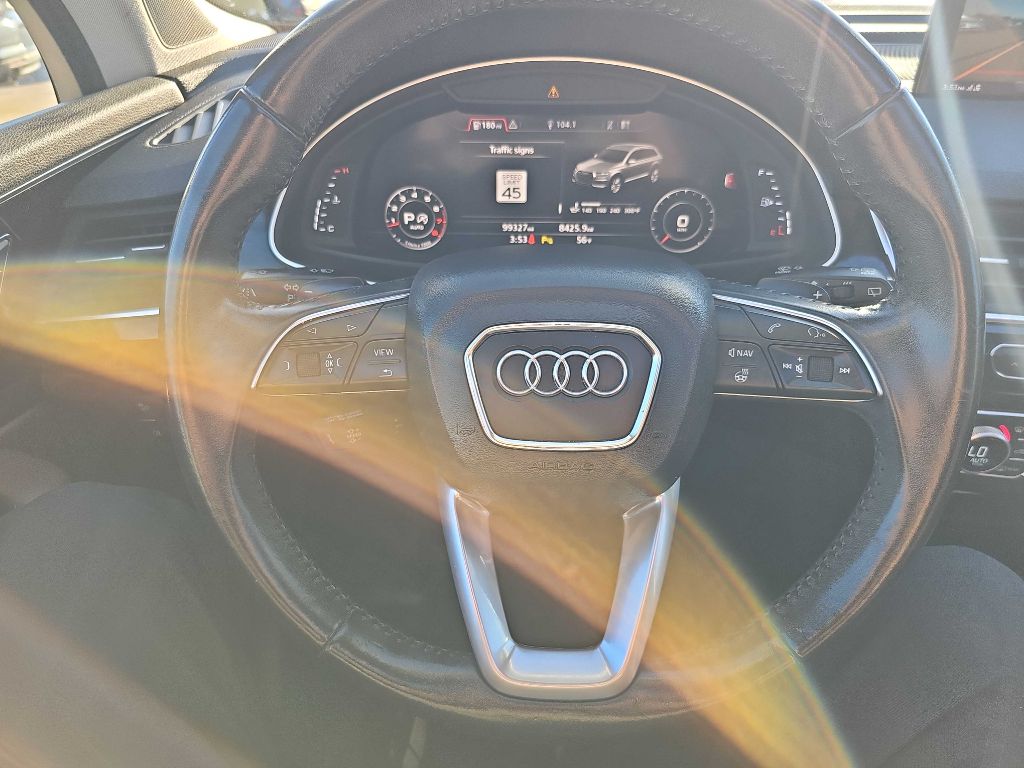 Photo 28 of this AUDI Q7