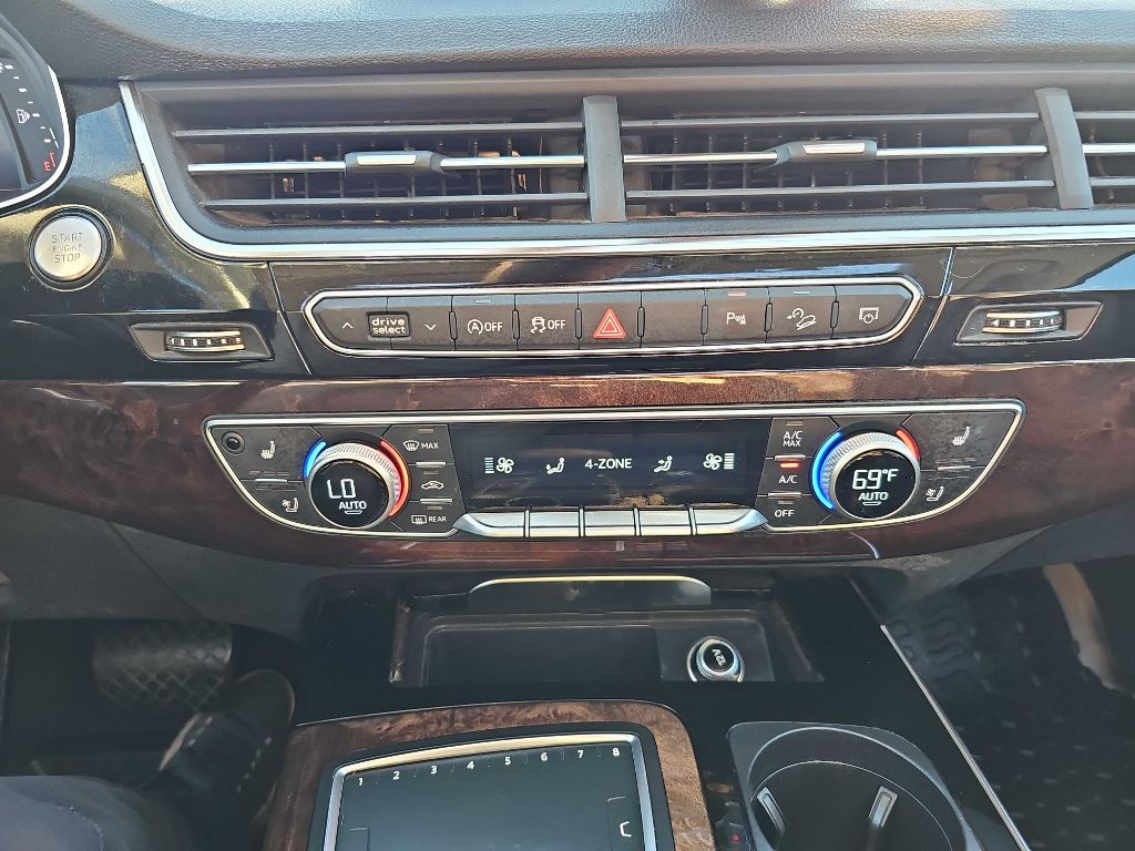 Photo 36 of this AUDI Q7