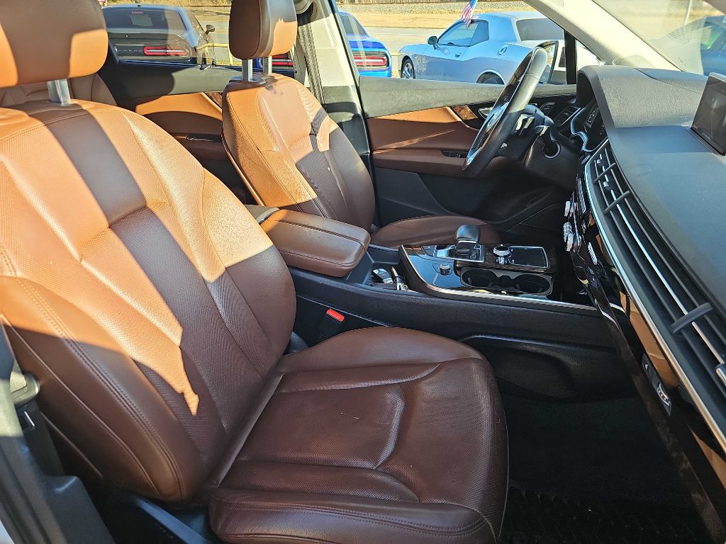 Photo 19 of this AUDI Q7