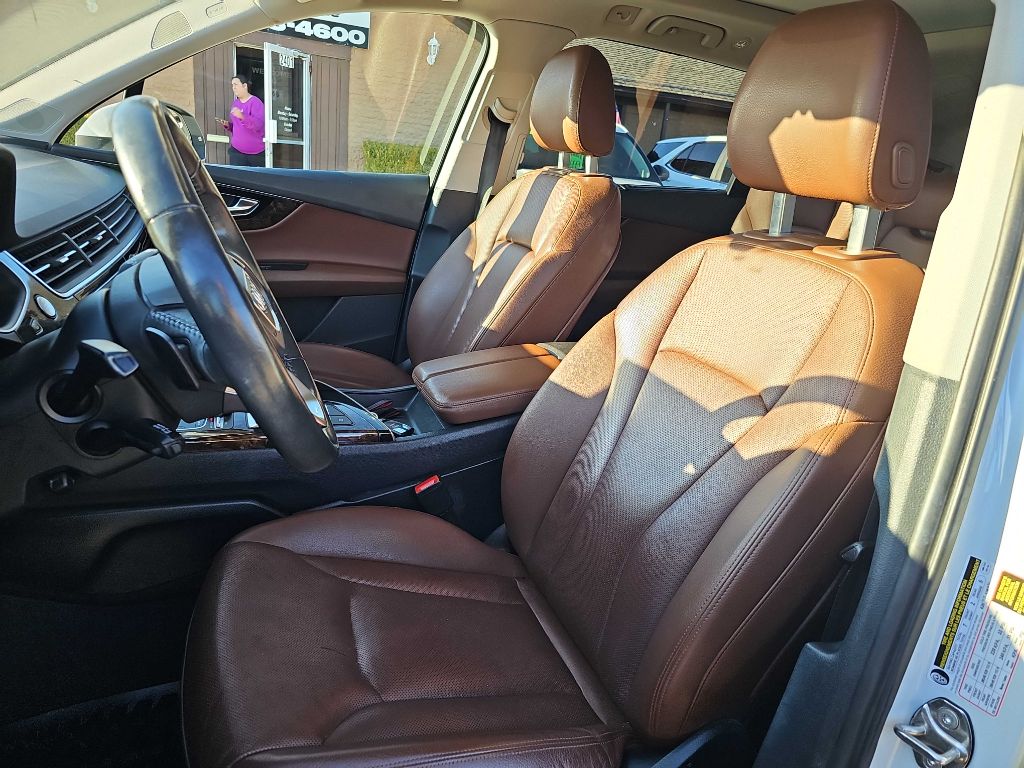 Photo 12 of this AUDI Q7