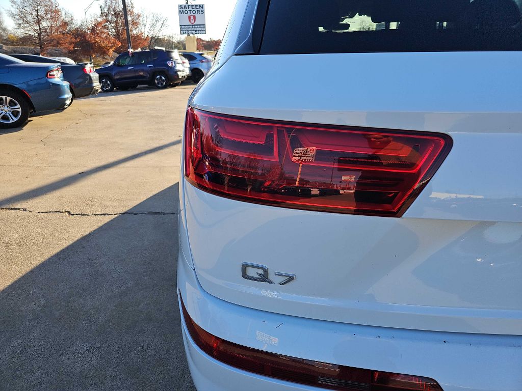 Photo 11 of this AUDI Q7