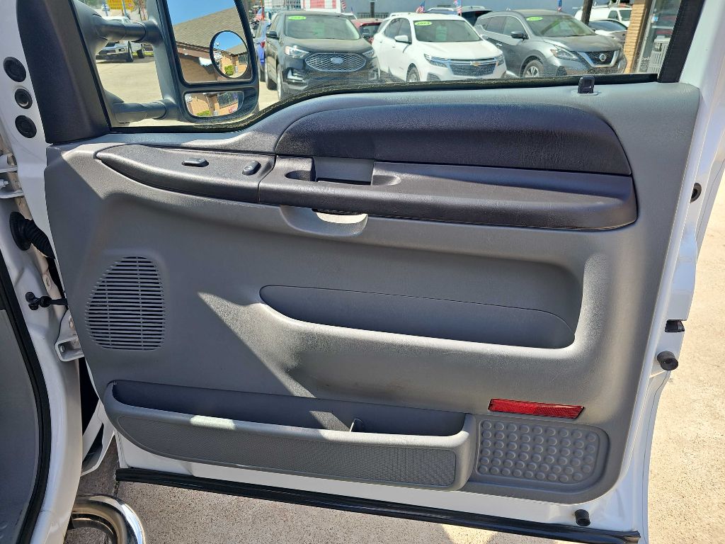 Photo 13 of this FORD F350