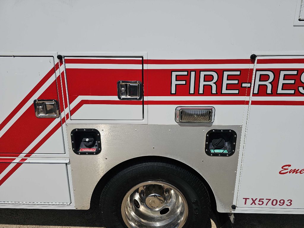 Photo 24 of this FORD F350